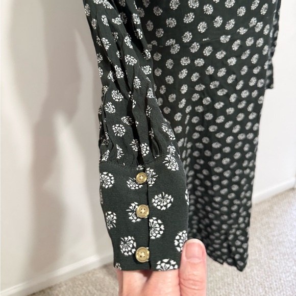 LOFT Floral Fit & Flare dress with front slit size 8 - Picture 5 of 9